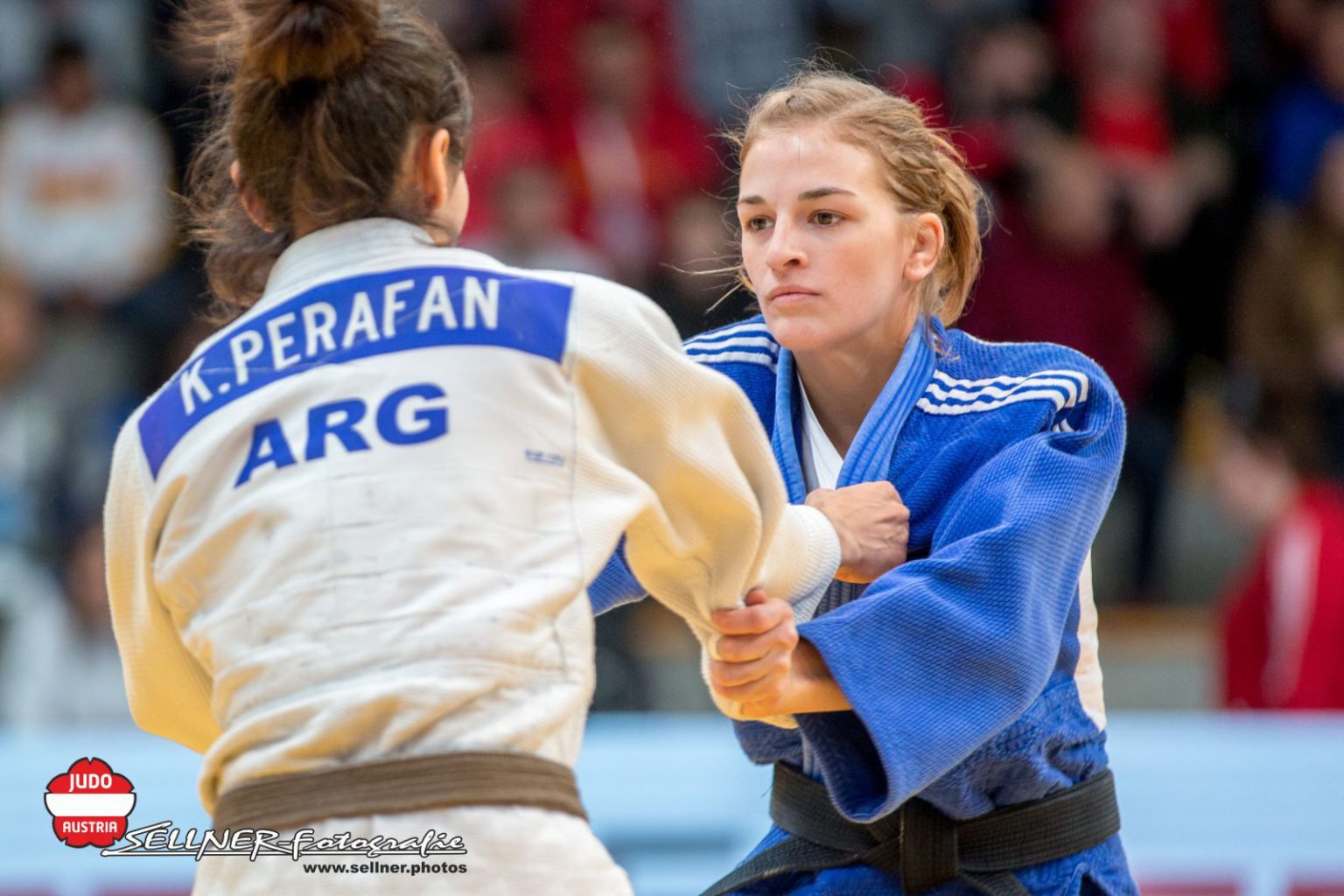 Junges Damen-Team greift in Prag an