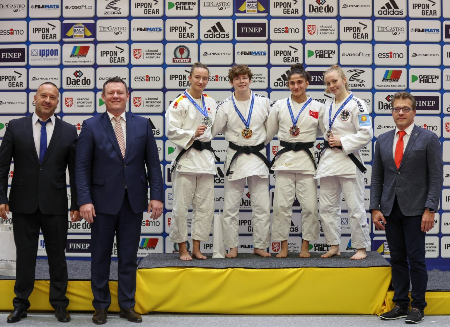 Hiden gewinnt Bronze