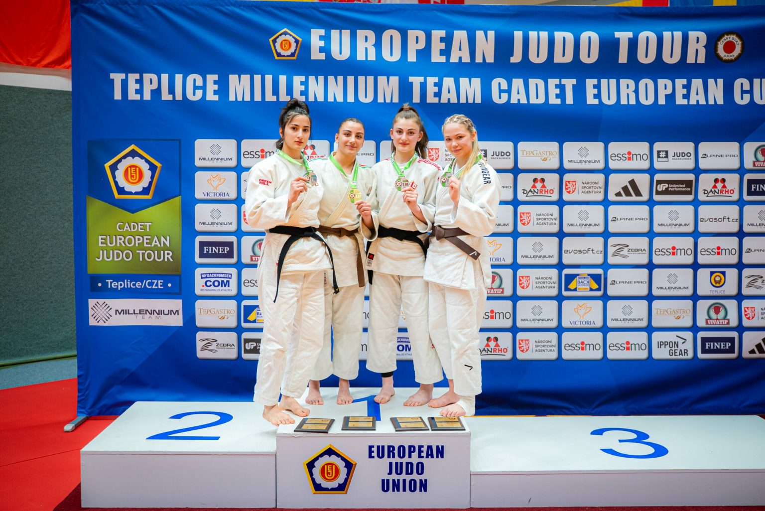 Skopje-Team steht