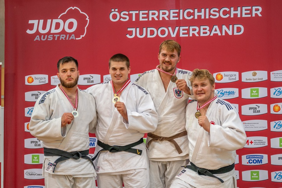 Neun Titelverteidiger