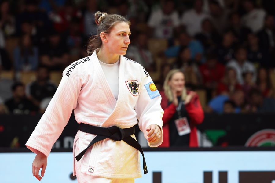 Erster Schritt zurück